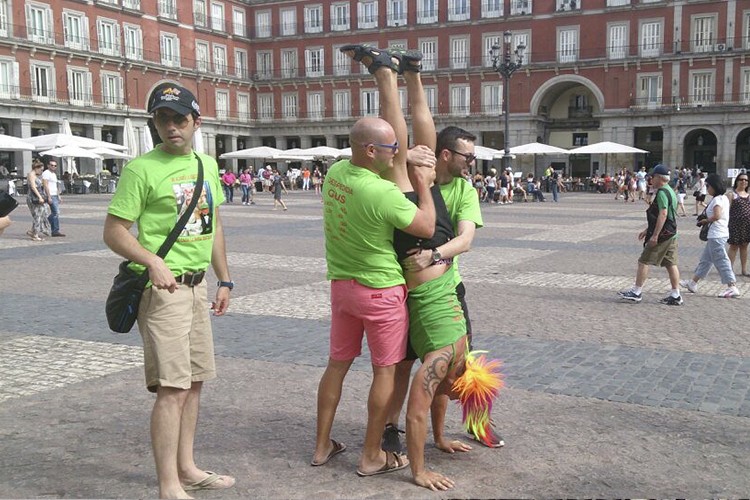 Chicos en Gymkana en Plaza Mayor