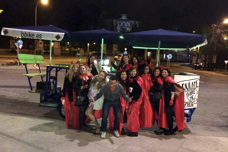 Despedida de soltera en Madrid con bici cerveza 7