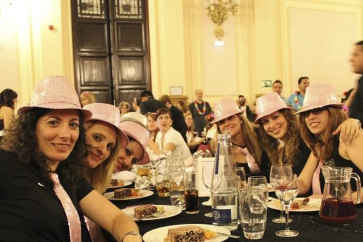 Despedida de soltera en Madrid con Limusina y cena 2